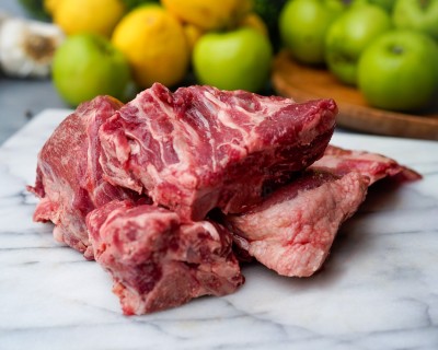 Свинина на кости охлаждённая 1 кг - купить в Важском